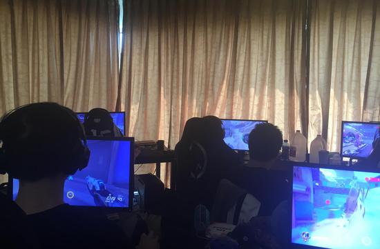 上海对外经贸大学电竞调研团队实地参观iG俱乐