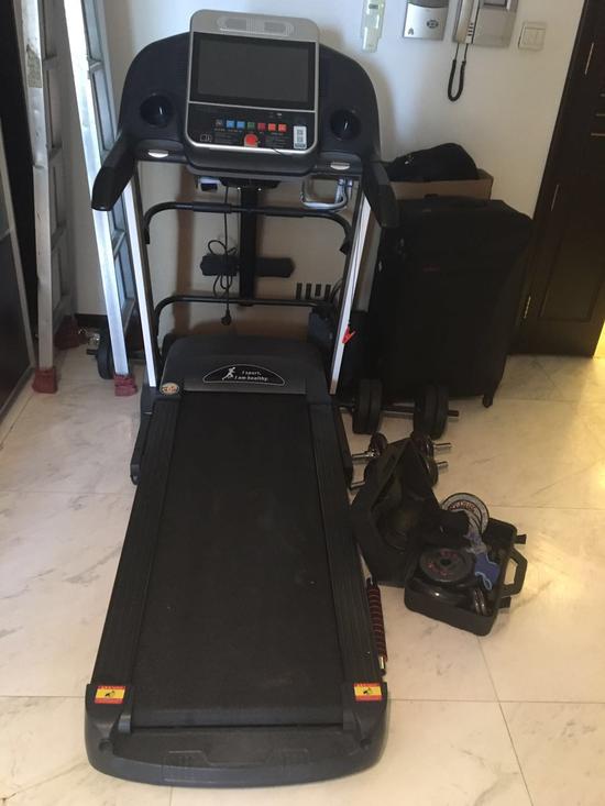 上海对外经贸大学电竞调研团队实地参观iG俱乐