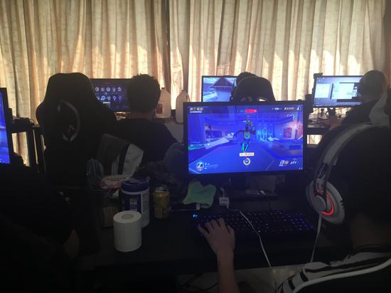 上海对外经贸大学电竞调研团队实地参观iG俱乐