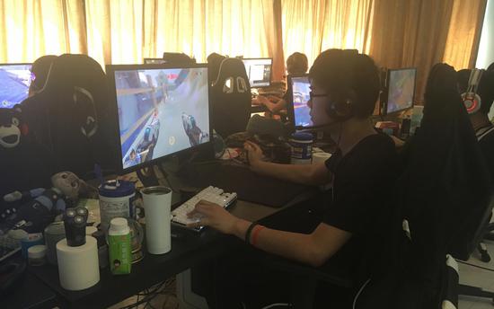 上海对外经贸大学电竞调研团队实地参观iG俱乐