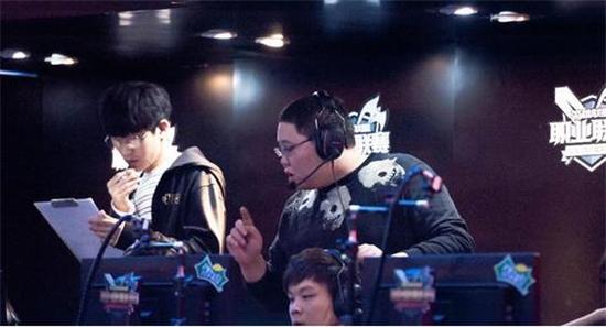 PDD亲自上场辅导队员