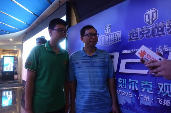 上阵父子兵!父子玩家正在接受空中网的“专访”