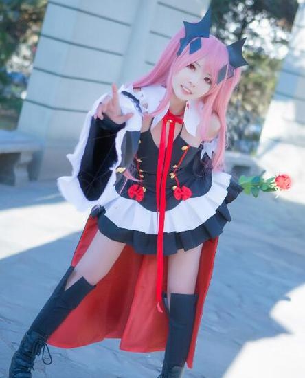 终结的炽天使:小魔女克鲁鲁cos 皮肤超白皙!