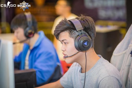 选手AJ最喜欢职业哥Stewie2K，他本人与Stewie是不是也有几分神似呢