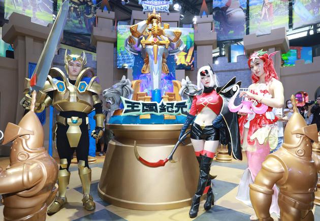 ��������Ԫ����Ӣ����װ����