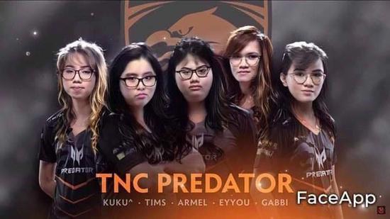《DOTA2》本子敌法师“性转”身心掀起女装风 TI9定妆照选手集体被恶搞“娘化”