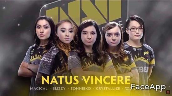 《DOTA2》本子敌法师“性转”身心掀起女装风 TI9定妆照选手集体被恶搞“娘化”