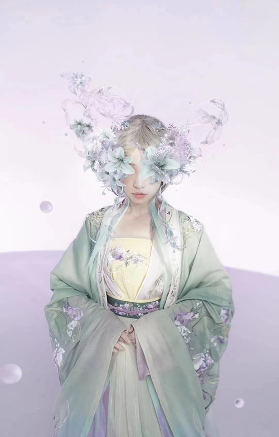 王者荣耀携手苏州稻香村，推出“峡谷月明”中秋联名礼盒