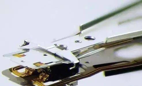 ▲GMR巨磁阻效应磁头