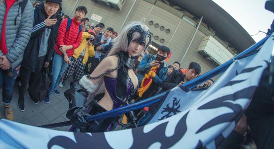 魔王cos黑贞德 波涛汹涌业界良心
