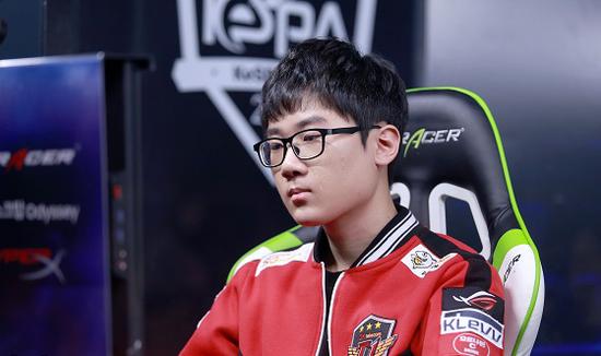 SKT新人辅助登顶韩服第一 本命英雄原来是卡