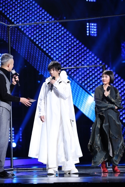 华晨宇风衣_华晨宇头像(2)