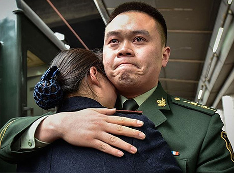 车站月台上的团圆