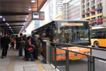 广州：正能量！BRT站台服务员勇擒小偷