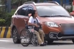 佛山：男子坐轮椅碰瓷 听见要看监控站起来就跑