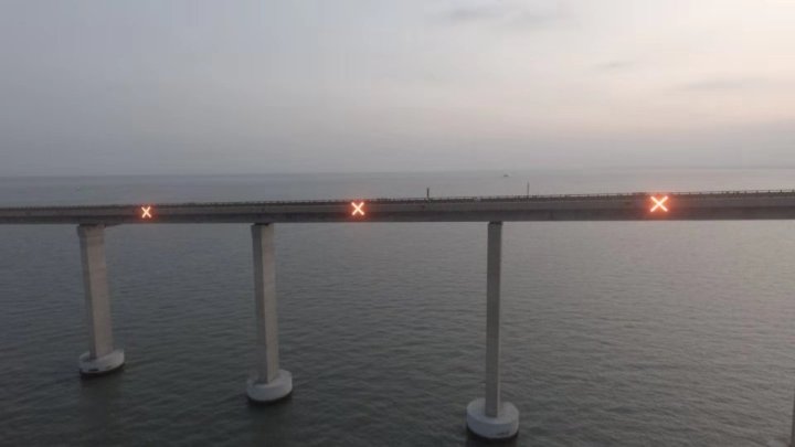 南澳大桥助航标志配套建设完成已亮灯