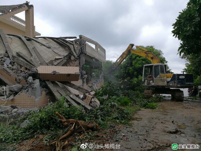 梅溪河饮用水源保护区内违建物被拆