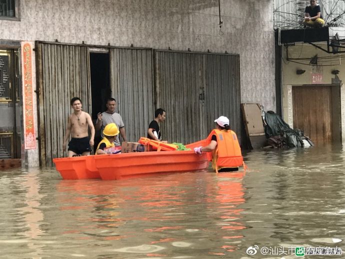 司马浦成“水城”，积水仍未消退