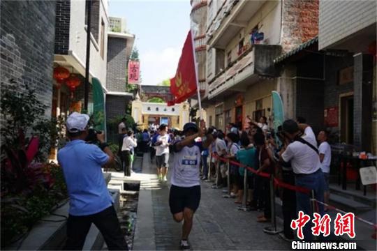 比赛现场 容新杰 摄
