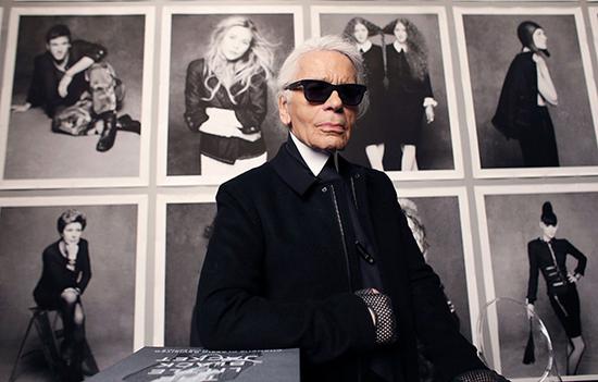 当地时间2012年11月8日， Karl Lagerfeld个人摄影展。