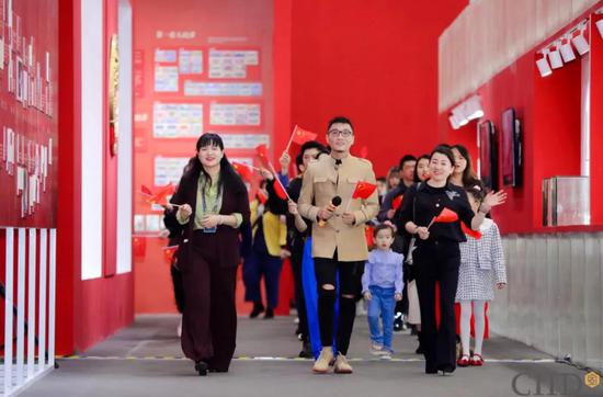 珠海国际设计周“我和我的祖国”快闪活动