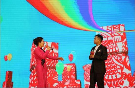 ▲合唱《共圆中国梦》,太阳神人携手并进,共筑健康中国梦