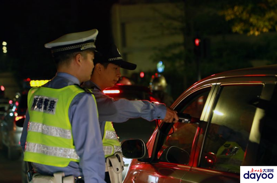 顺德交警节日期间开展查酒驾专项行动