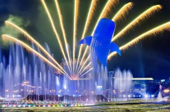 港珠澳大桥十一正式通车 粤港澳3小时黄金旅