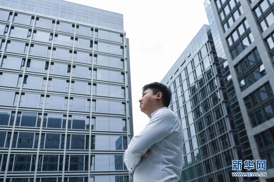 4月8日在深港科技创新合作区拍摄的陈升。新华社记者 毛思倩 摄