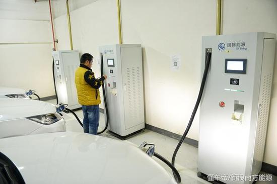 <strong>2为什么会有建设如此大型充电站的计划?这样大的充电站建造起来是否有困难?</strong>