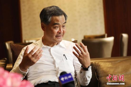 资料图:梁振英接受采访。 中新社记者 泱波 摄