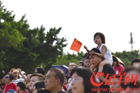 欢度国庆 宋金裕 摄