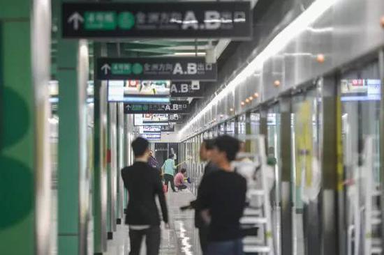 广州地铁全部闸机可手机刷码 春节运营时间有