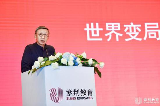 　中国银监会原副主席、南南合作金融中心主席 蔡鄂生