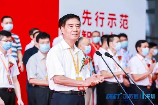 中国教育装备行业协会王富会长出席并致辞