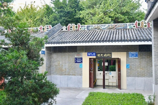 猎德休闲广场公厕。信息时报记者 蔡晓素 摄