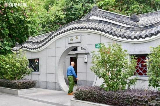 广州不少公厕已变成街头的一个“景点”。信息时报记者 蔡晓素 摄