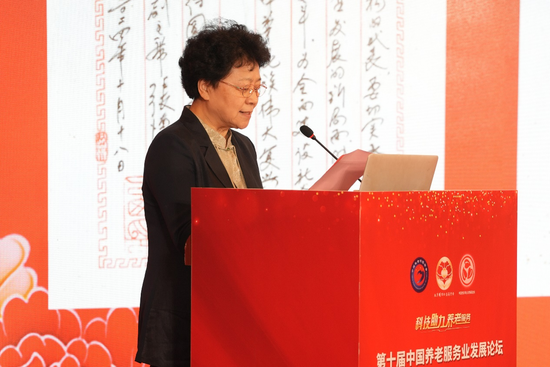 姜力宣读张怀西贺信