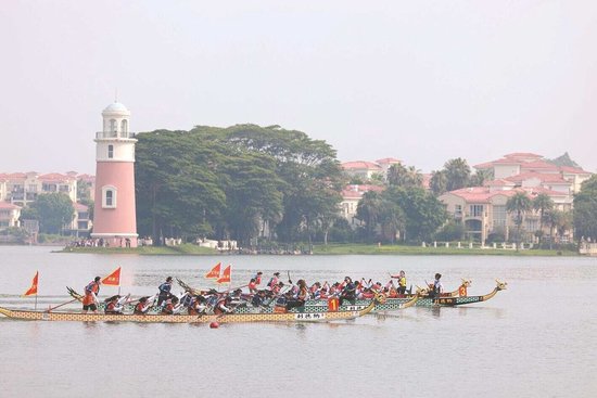 佛山市南海区丹灶镇仙湖,十五运会群众比赛龙舟项目决赛现场 主办方供图