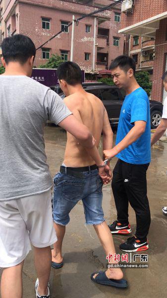 潜逃16年涉嫌故意杀人的在逃人员赵某10日被抓获。（深铁警方供图）