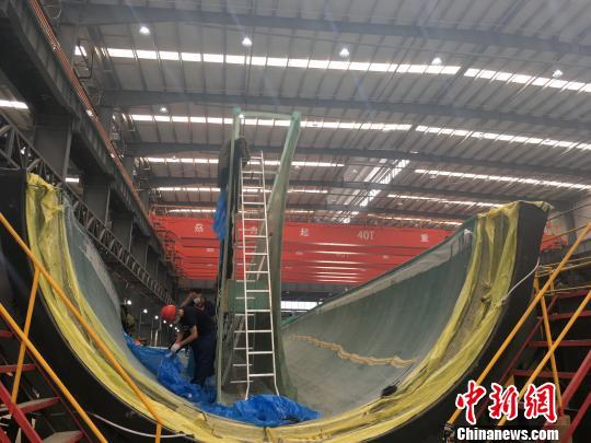 生产中的明阳智能阳江产业基地一期叶片厂 卢育辛 摄