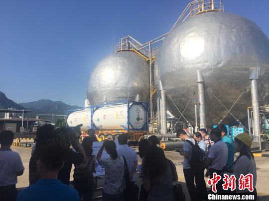 惠州大亚湾石化区惠州凯美特气体有限公司二氧化碳废气“垃圾回收站” 宋秀杰 摄
