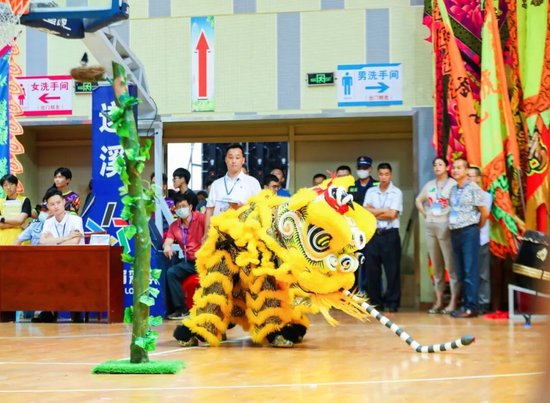 南狮传统比赛项目