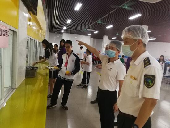 高考|广州多区开展“护航高考”工作 防城市管理问题影响高考