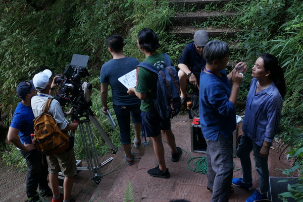剧组在齐云山拍摄实景