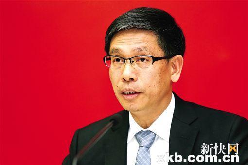 ■杨柳回答记者提问。