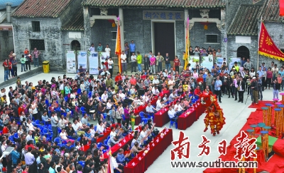 2015年11月15日，古井霞路举行了烧鹅文化节。  杨兴乐 摄