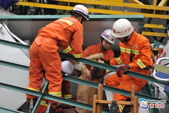 州消防72名官兵火速增援东莞麻涌建筑坍塌现