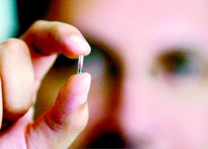 大脑植入芯片 帮助瘫痪者获得重生