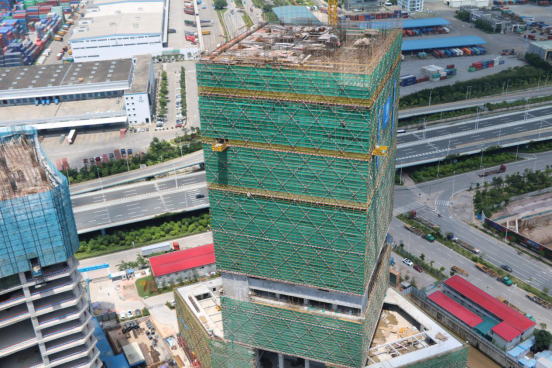 中建三局前海自贸大厦项目施工高度破百米